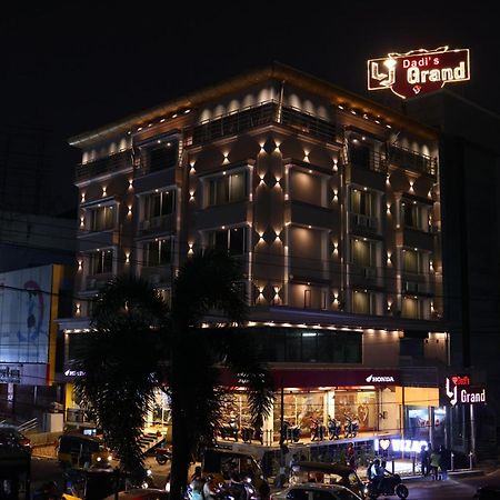 Lj Dadi'S Grand Hotel วิสาขปัตนัม ภายนอก รูปภาพ