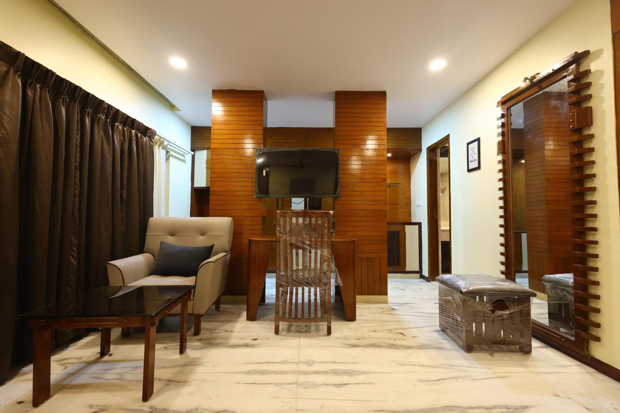 Lj Dadi'S Grand Hotel วิสาขปัตนัม ภายนอก รูปภาพ