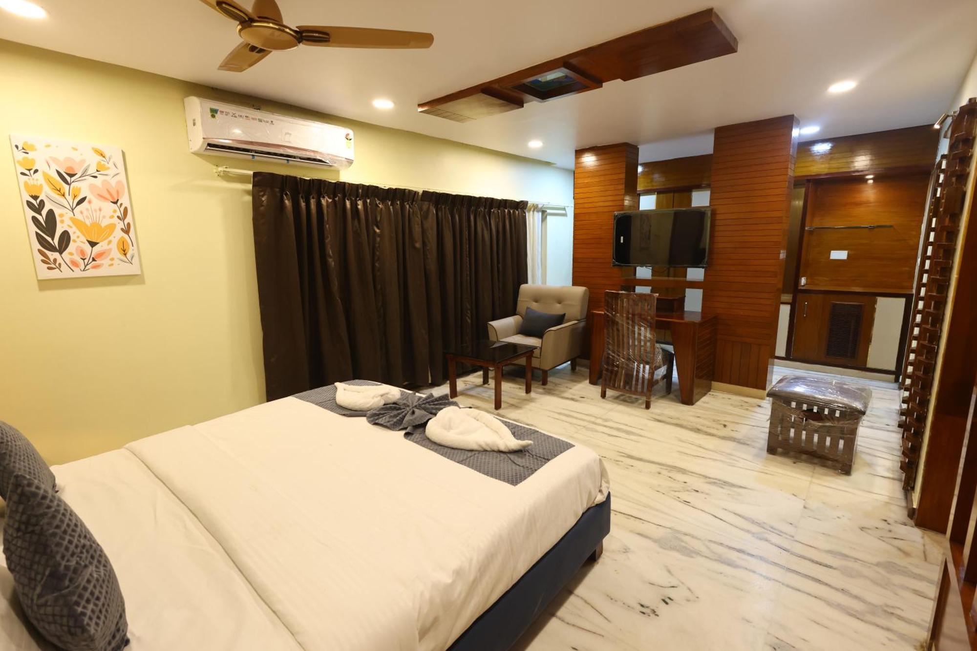 Lj Dadi'S Grand Hotel วิสาขปัตนัม ภายนอก รูปภาพ