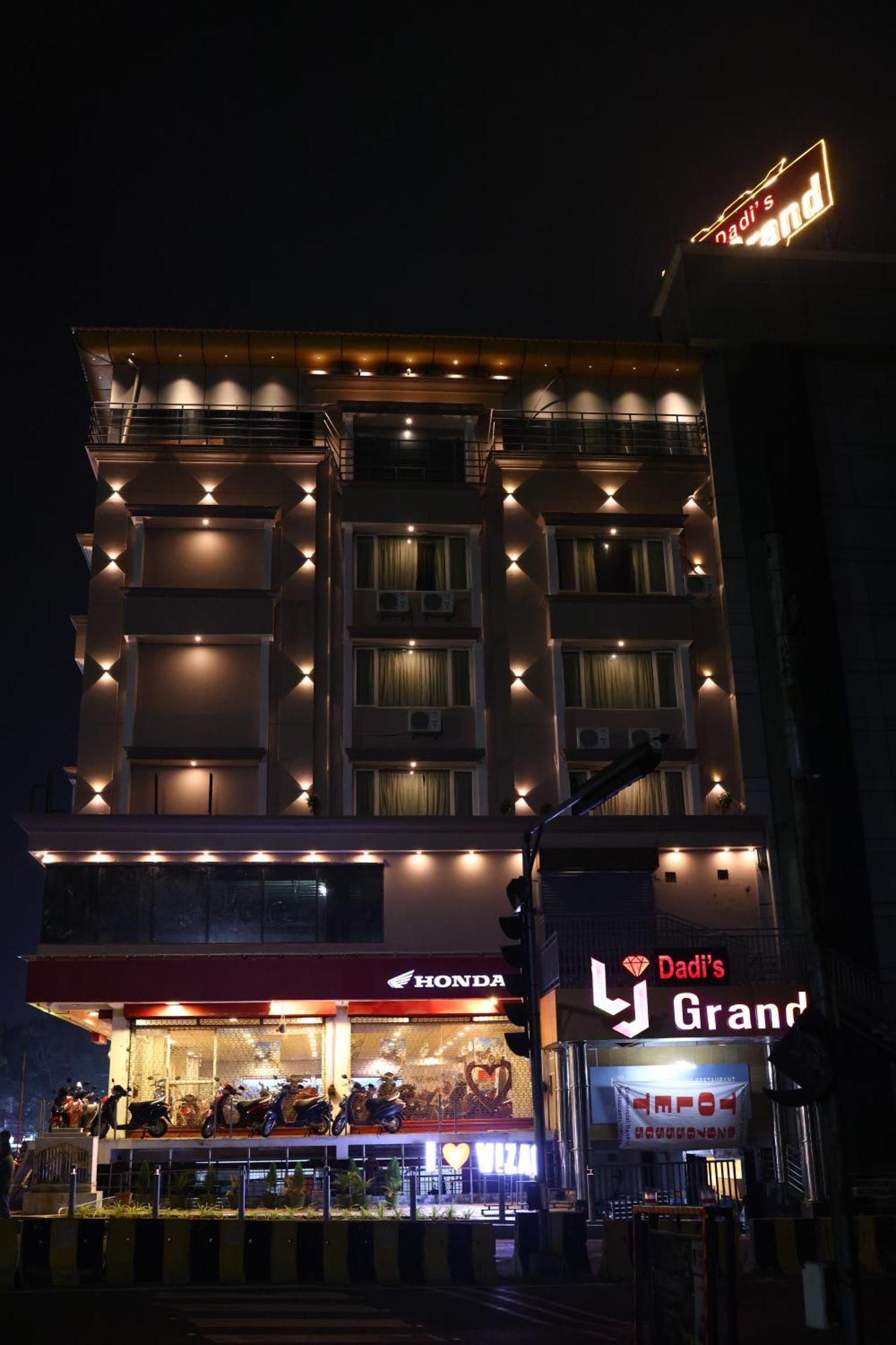 Lj Dadi'S Grand Hotel วิสาขปัตนัม ภายนอก รูปภาพ