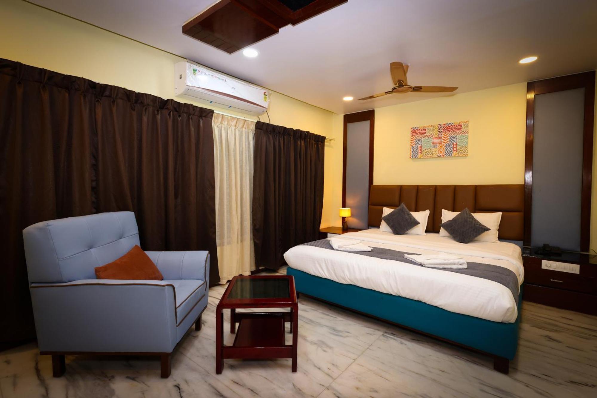 Lj Dadi'S Grand Hotel วิสาขปัตนัม ภายนอก รูปภาพ